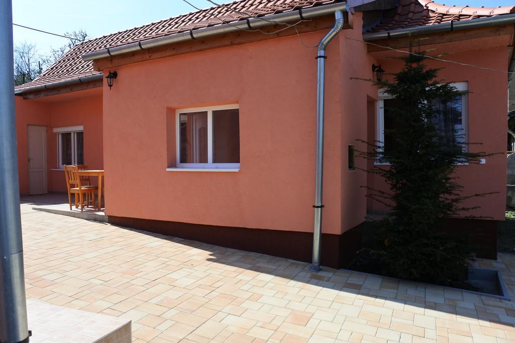 Kisasszony Apartman Eger Exterior foto