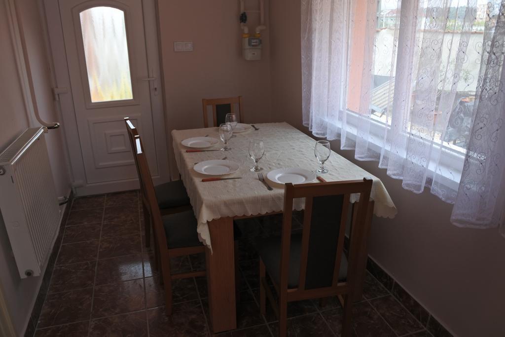 Kisasszony Apartman Eger Exterior foto